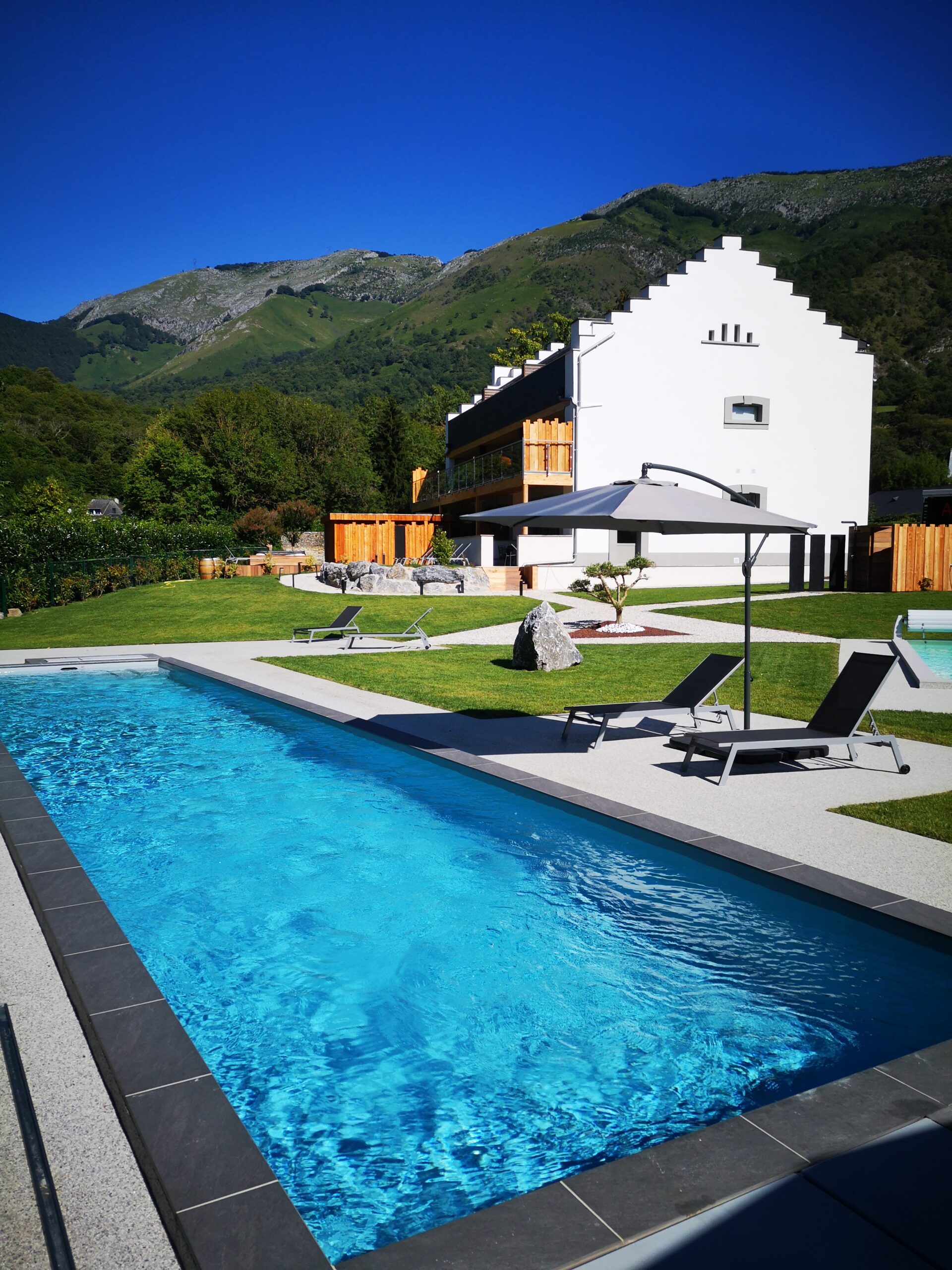 L&apos;Argalyde-high-end-holiday-residence-winter-